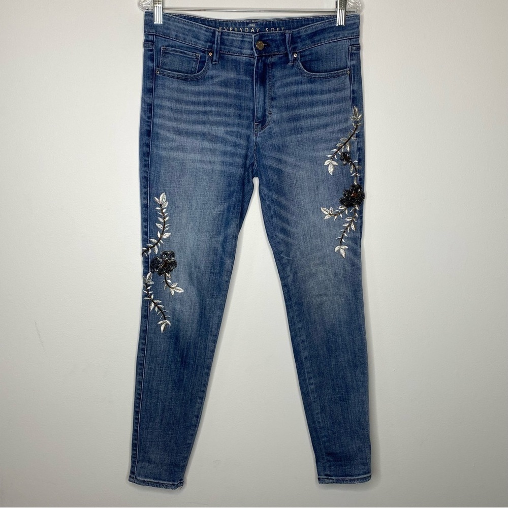 White House Black Market Everday Soft Beaded Embroidered Skinny Jean